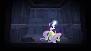  Who sets off the trap that makes Rarity and Fluttershy fall into this pit?