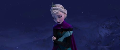  What time is it when Elsa starts Пение in the "Let it Go" video?