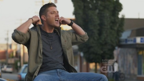 What song does Jensen Ackles perform in the episode Yellow Fever?