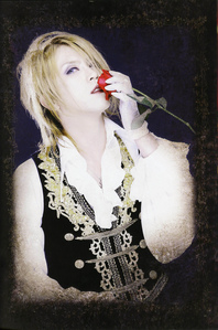  In the project Node of Scherzo, Kamijo shared vocals with which other vocalists?