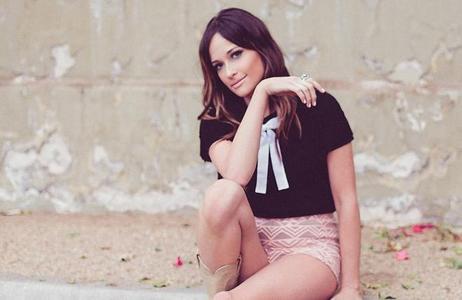 Kacey Musgraves is a ____ singer.