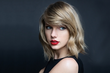  How many awards of Taylor rápido, swift that she won in Country música Association Awards?