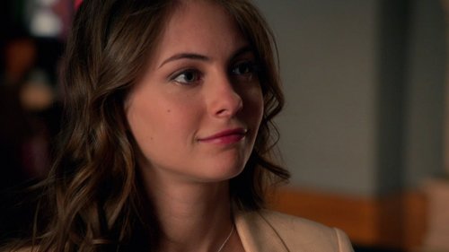  ऐरो CW: What is the colour of Thea Queen's alter ego suit?