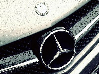  Which of the following is NOT a Mercedes-Benz feature?