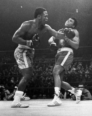  What venue did Ali and Frazier first fought back in1971
