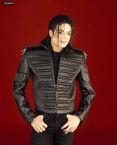  Written 由 R. Kelly, 你 Are Not Alone was a #1 hit for Michael Jackson back in 1995