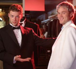  Which of those colours did Marc Hall(Aaron Ashmore)choose to dye his hair in a 2004 Canadian gay film/movie Prom Queen:The Marc Hall Story?