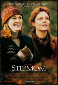 In 'Stepmom' what song did Susan Sarandon dance to with her kids?
