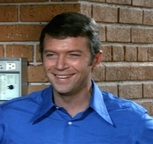  On ' The Brady Bunch',what is Mike Brady's profession?