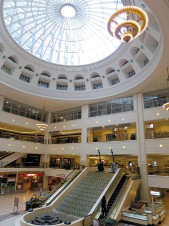 What năm did Tower City Center open it's doors