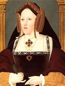  Which of 퀸 Elizabeth II's ancestors finally granted Catherine of Aragon 퀸 even though it was almost 500 years after her death?