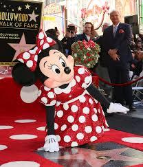  What 年 did Minnie Mouse.receive a 星, 星级 8n the Hollywood Walk Of Fame
