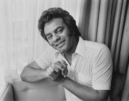  Ain't No Woman (Like The One I Got) was recorded bởi Johnny Mathis and The Four Tops