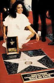  What taon did Diana Ross Receive a bituin on the Hollywood Walk Of Fame