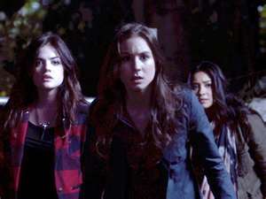  Which episode did Tanner arrest Aria, Emily, and Spencer as accomplices?