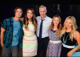  Why did Kenneth say the DiLaurentis family moved to Rosewood?