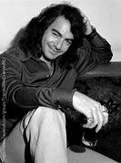True or False....Neil Diamond once lived next door to Elvis in Beverly Hills ?