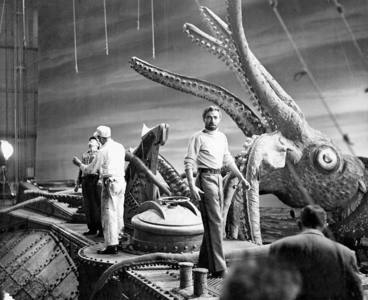  Behind the scenes of 20,000 Leagues Under The Sea