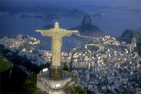 What year was the Christ the Redeemer statue elected a new “Wonder of the World”?