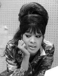  được trao the gần đây passing of Ronnie Spector, she was inducted into the Rock And Roll Hall Of Fame as a member of The Ronettes
