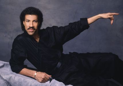  Who inducted Lionel Richie in the Rock And Roll Hall Of Fame