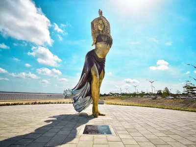 The 20-foot statue of entertainer, Shakira, was recently unveiled in her native country of Columbia 