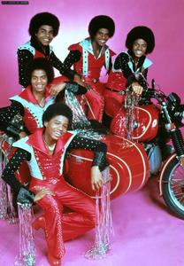  Michael, alongside his siblings, once had a successful ریٹیڈ اوپر سے سب variety دکھائیں in the mid-70's on CBS