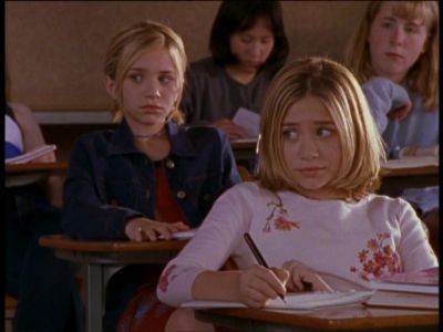  Which Olsen twin is sitting in front ?