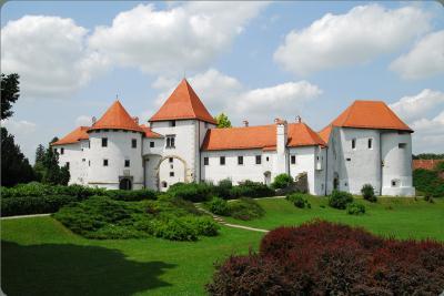  How's calls this schloss and where is it?