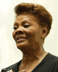  Longtime friend, Dionne Warwick, was a featured performer at Michael's "30th" Anniversary konsert celebration, which was held at Madison Square Garden back in 2001