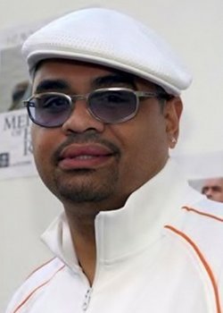  Heavy D was a featured vocalist on Michael's 1992 hit song, "Jam"