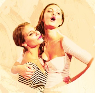  Where did Caitlin play with Phoebe Tonkin?