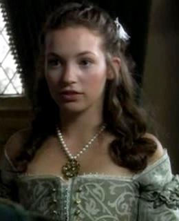  Who plays Mary Boleyn?