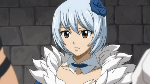 What is the color of Yukino's Sabertooth insignia?
