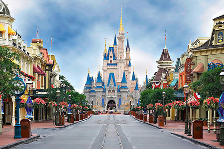  What geographic region is the insiration for the desgin of Main 거리 U.S.A at the Magic Kingdom?
