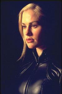  Which movie is this image of Rogue from?