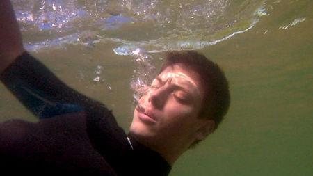 Post a picture of an actor underwater. - Hottest Actors Answers - Fanpop