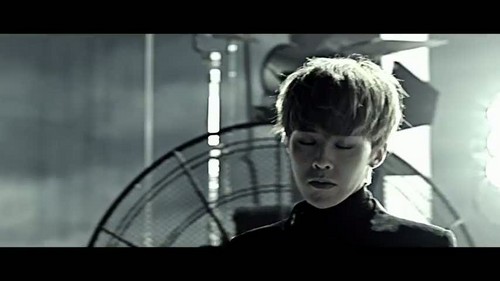  "That XX" da G-Dragon Musica video screencap