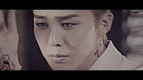  "That XX" door G-Dragon muziek video screencap