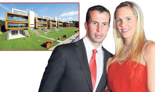  Radek Stepanek and wife Nicole have luxury housing..