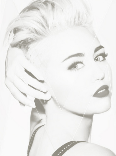  Studio Photoshoot > MileyCyrus.com