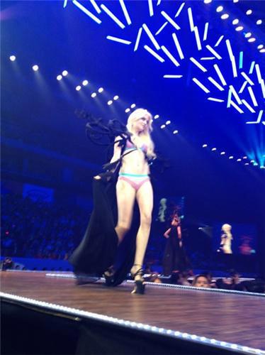 Allison in the Philippines | Impalpable Perfume | Bench Universe onyesha