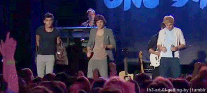  Awkward dance moves featuring one Direction