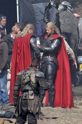 Chris Hemsworth and His Body Double on Set  'Thor: The Dark World