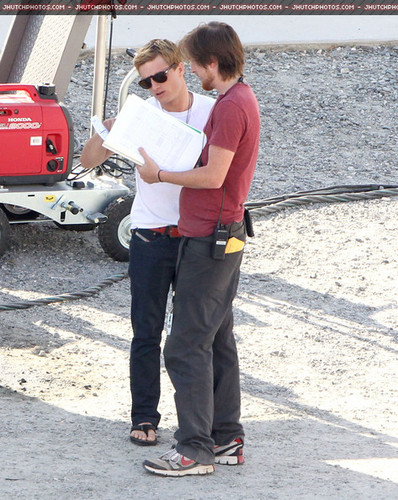 Josh Hutcherson shows up to the set of ‘Hunger Games: Catching Fire’