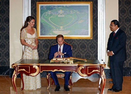  Will and Kate Dine in Malaysia
