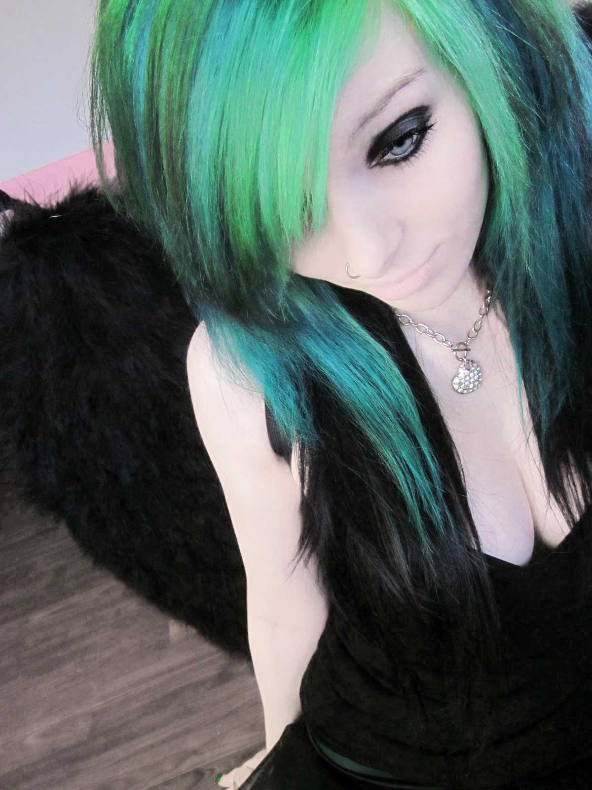 emo girl, ira vampira, scene queen, colorful hair, purple blue pink green r...