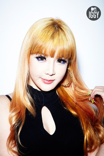  2NE1 엠티비 Iggy photoshoot