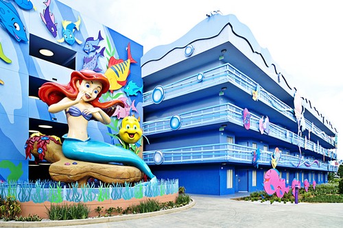  Disney’s Art of एनीमेशन Resort - Princess Ariel & फ़्लॉन्डर, अशुद्धि