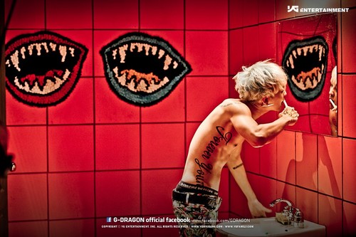  G-Dragon Official フェイスブック “CrayOn” MV 写真